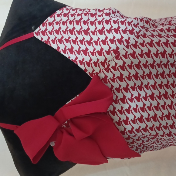 Cute halter top - Picture 3 of 4